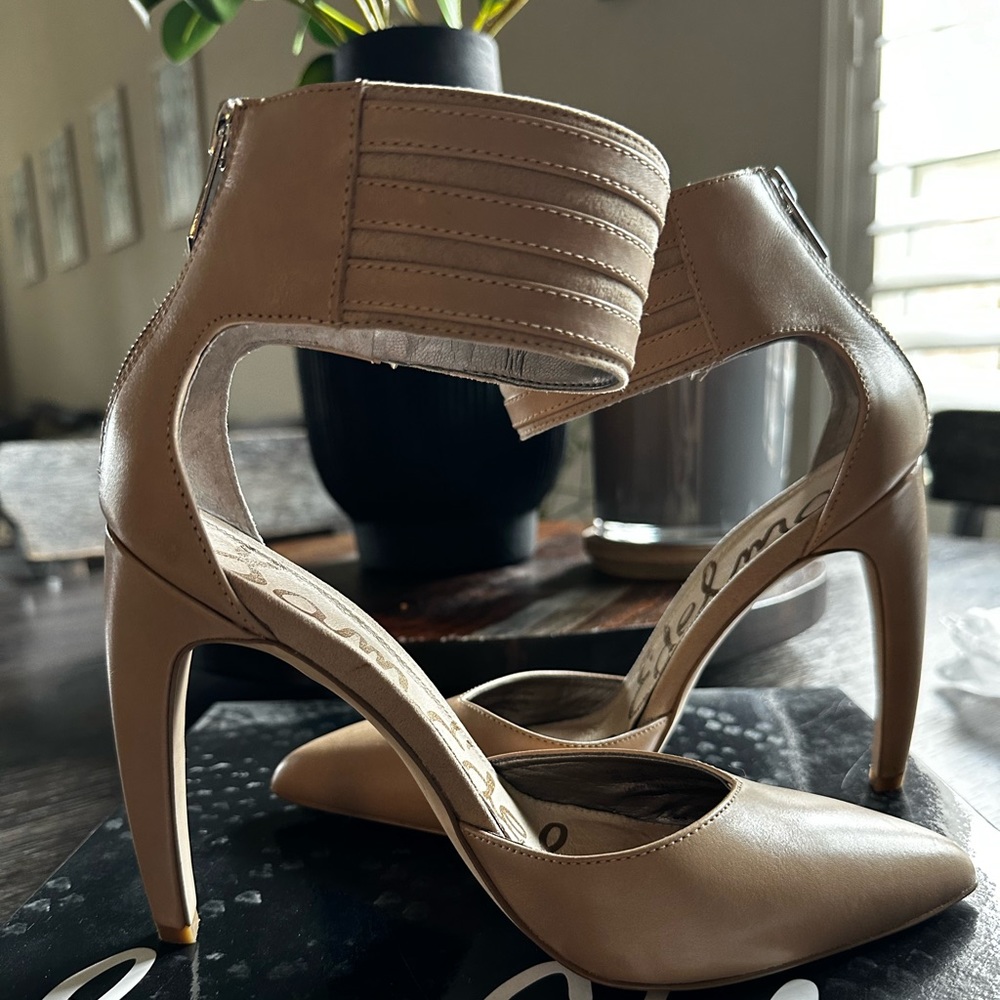 Sam Edelman Tan Strappy Heels with Pointed Toe